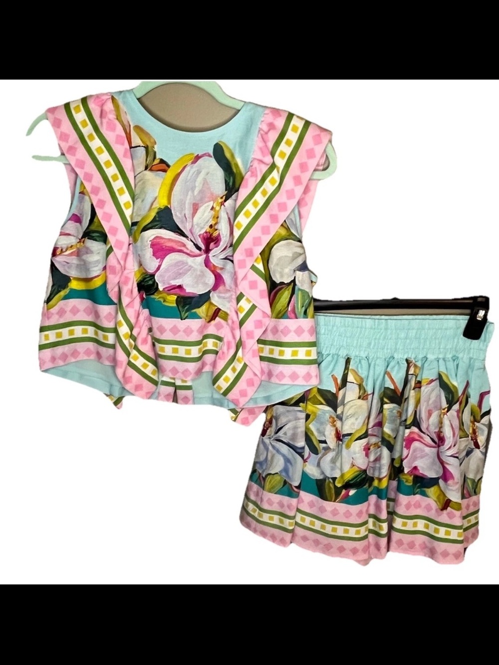 NWOT Emily McCarthy Floral Top & Shorts Matching Set – Small/XS